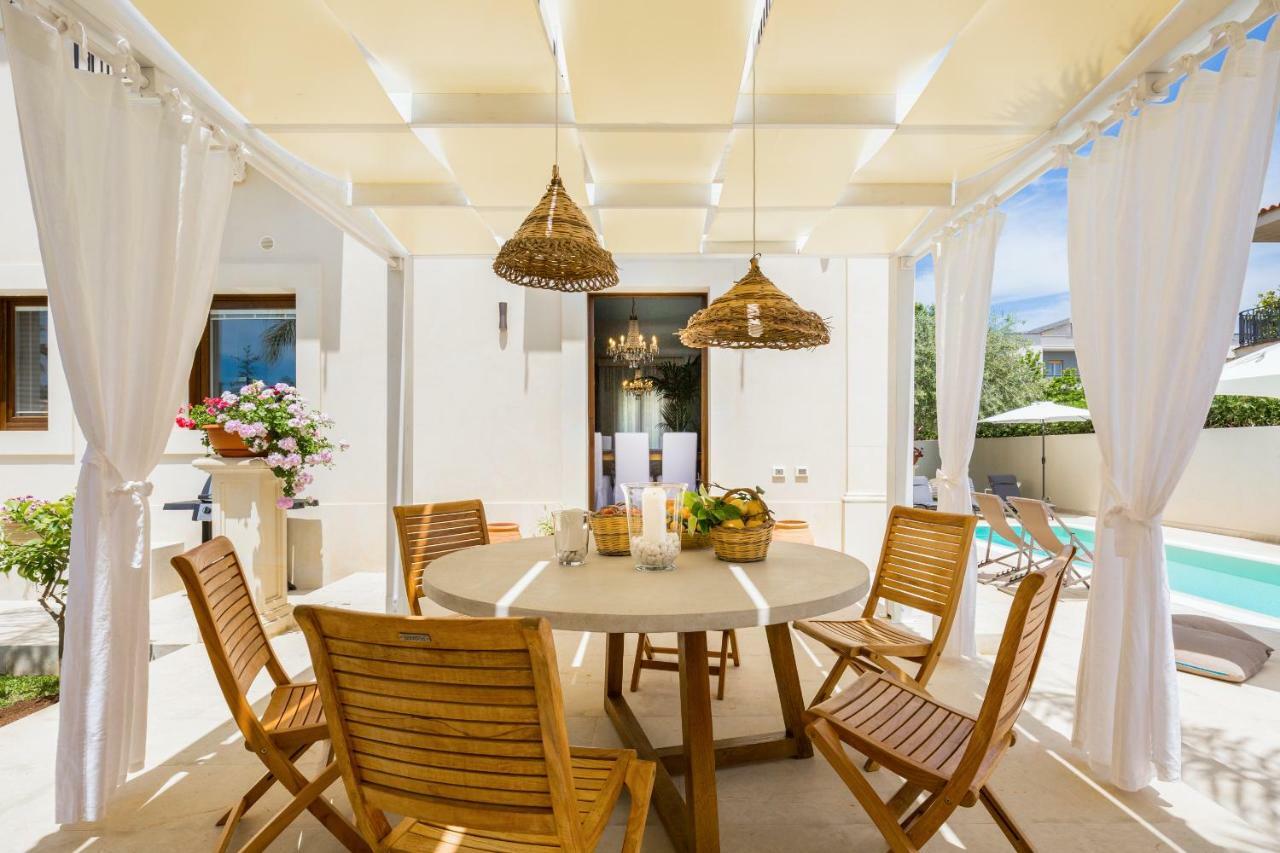 Villa Raphael Avola Eksteriør billede
